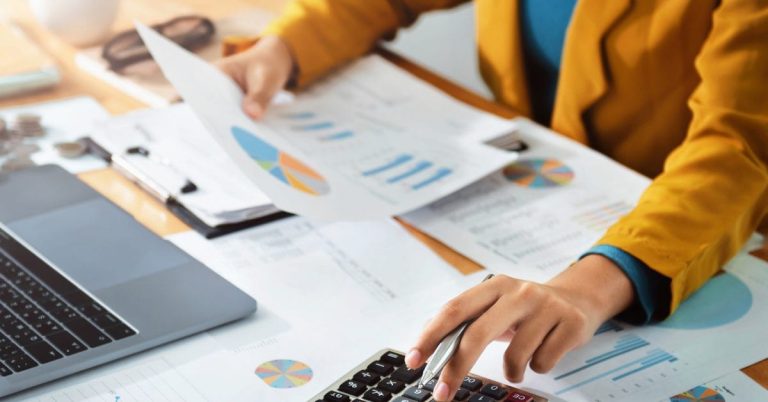 Tendințe Financiare în 2025