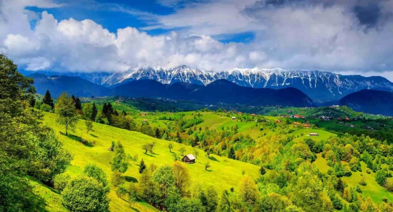 Explorează Munții Carpaț