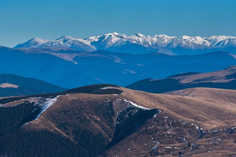 Trasee spectaculoase în apropiere de Petroșani – Parâng și Retezat Parâng și Retezat